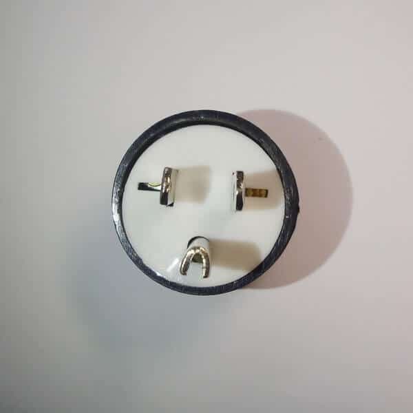 Giắc cắm máy phát điện