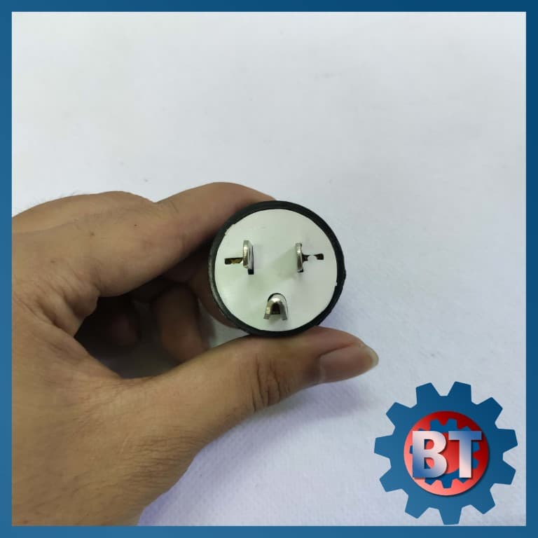 phích cắm điện tròn 3 chấu
