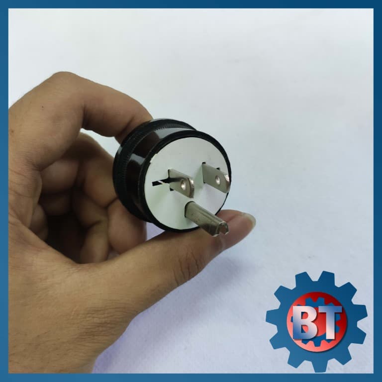 phích cắm điện tròn 3 chấu